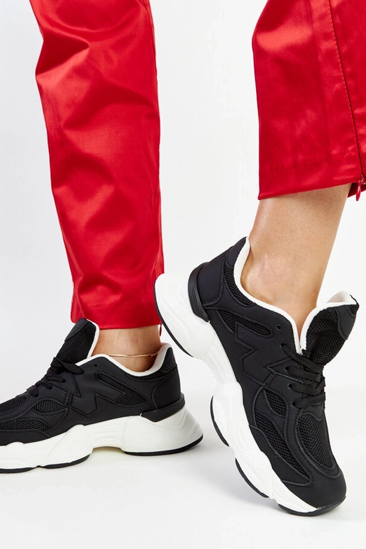 Sorte sneakers med massiv Gergely-sål