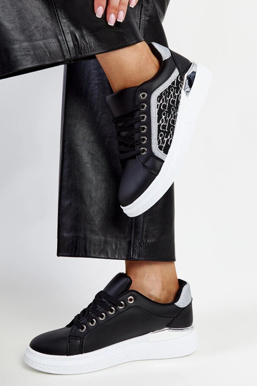 Baskets à plateformes noires...