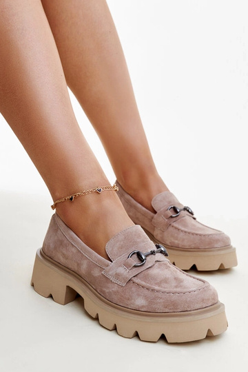Mocassins en cuir beige...