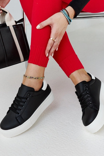 Schwarz-weiße Sneaker mit dicker Sohle Ruta 2