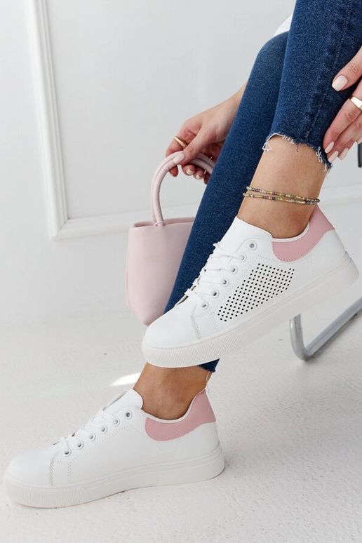 Baskets ajourées blanches et roses...