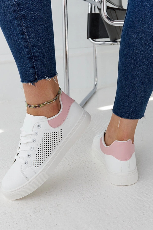 Baskets ajourées blanches et roses...