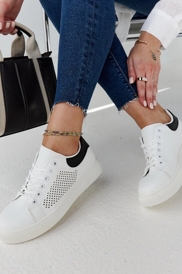 Hvide gennembrudte sneakers... 2
