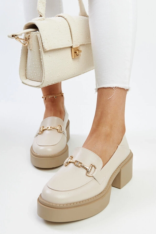 Chaussures à talons hauts en cuir... Chaussures à talons hauts en cuir...