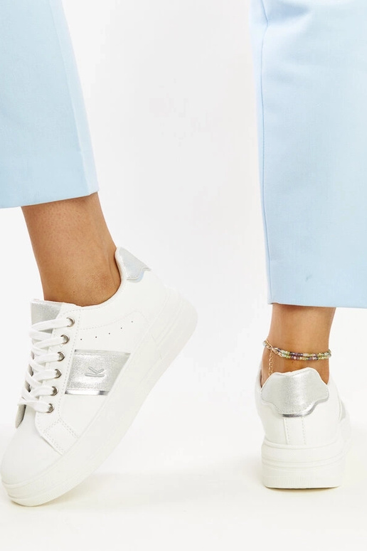 Weiß-silberne Sneaker mit dicker...