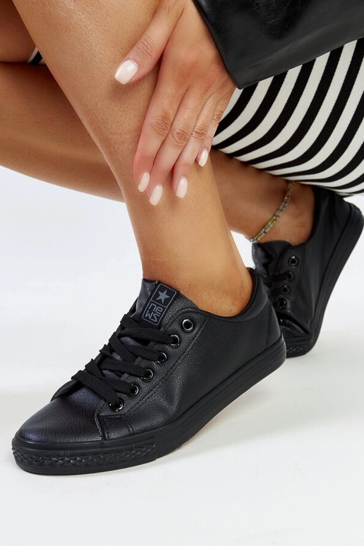 Baskets noires en cuir écologique Luz