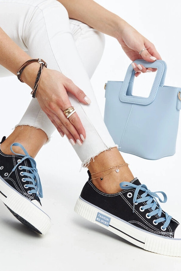 Sorte sneakers med farvede snørebånd Jadranka