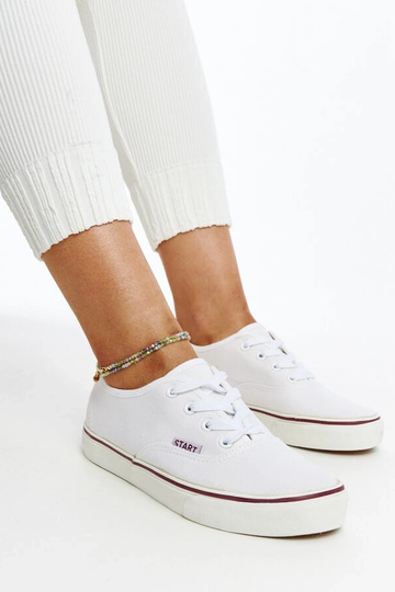 Baskets blanches classiques... 2