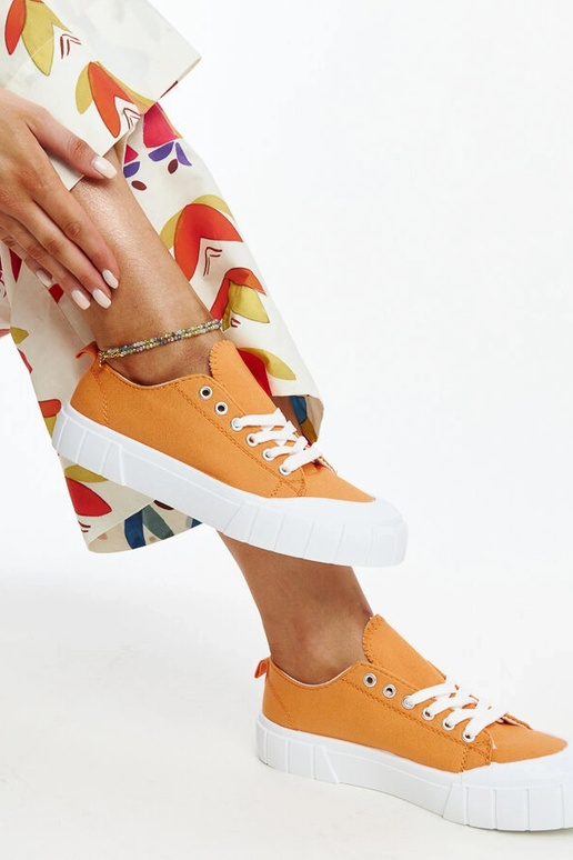 Baskets en tissu orange d'Eduard