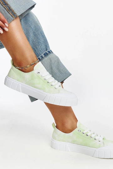 Baskets en tissu vert clair de Jerina 2