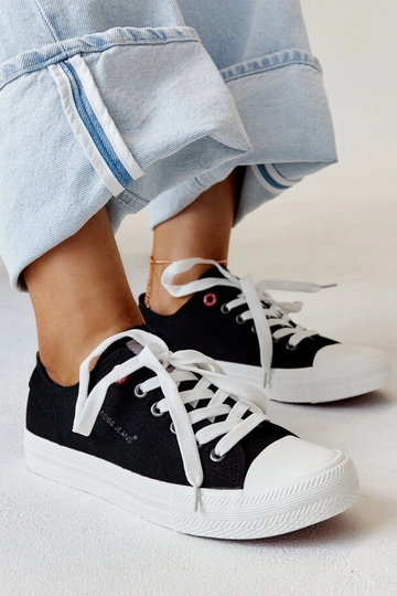 Sneakers til kvinder i sort stof CROSS JEANS