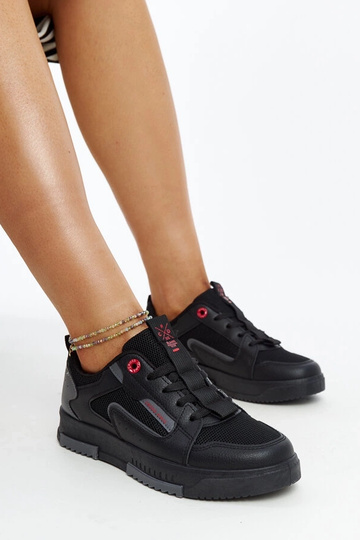 Sorte og grå damesneakers CROSS JEANS LL2R4012C