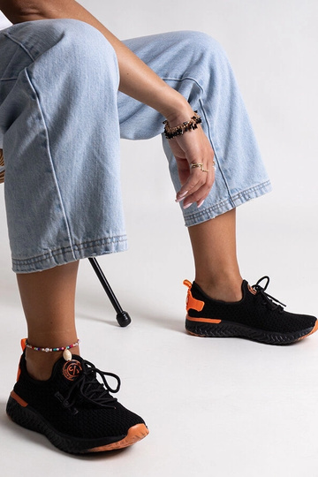 Sorte stof sneakers til kvinder CROSS JEANS