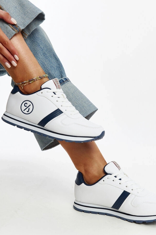 Baskets femme blanches et bleu marine...