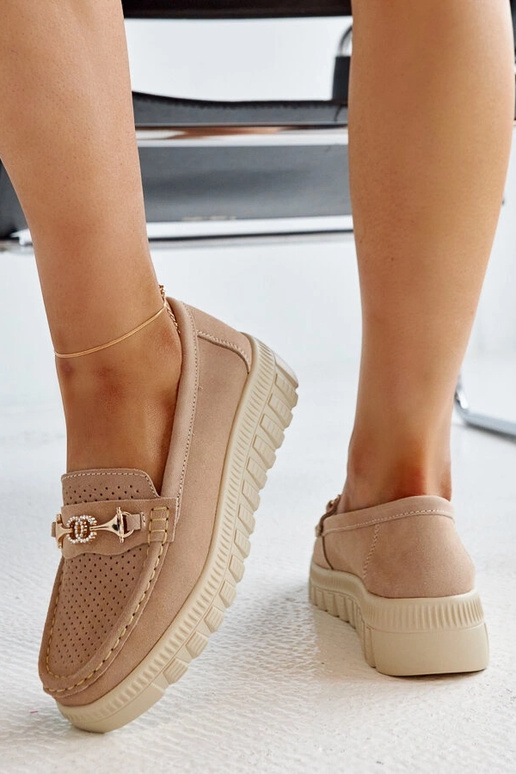 Beige Leder-Schnürschuhe mit... Beige Leder-Schnürschuhe mit...