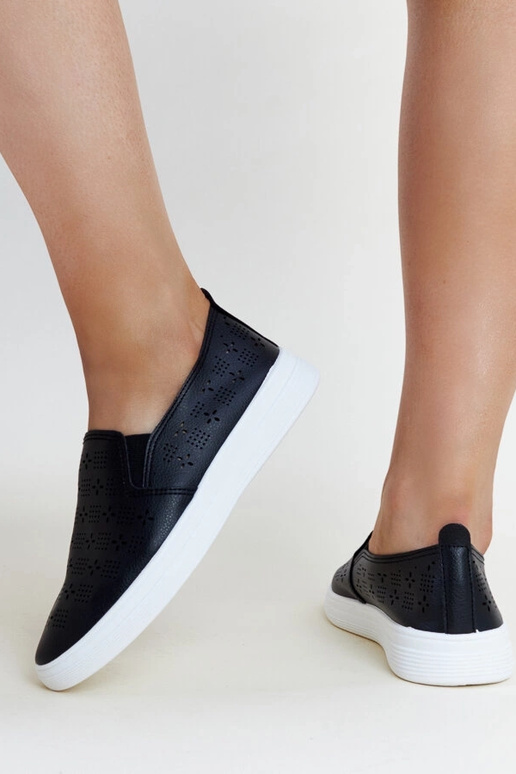 Schwarze Slip-On-Sneakers „Hilal“ Schwarze Slip-On-Sneakers „Hilal“