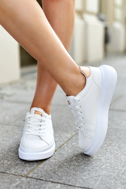 Weiße Sneaker mit dicker Sohle Ivalu