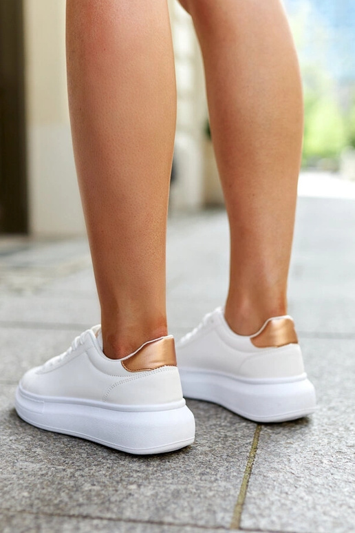 Weiße Sneaker mit dicker Sohle Ivalu