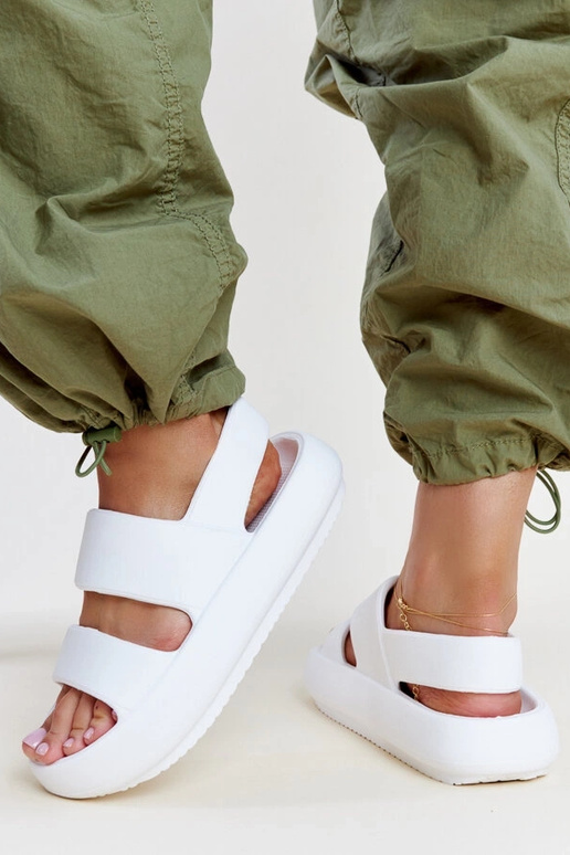 Attiana hvide sandaler Attiana hvide sandaler