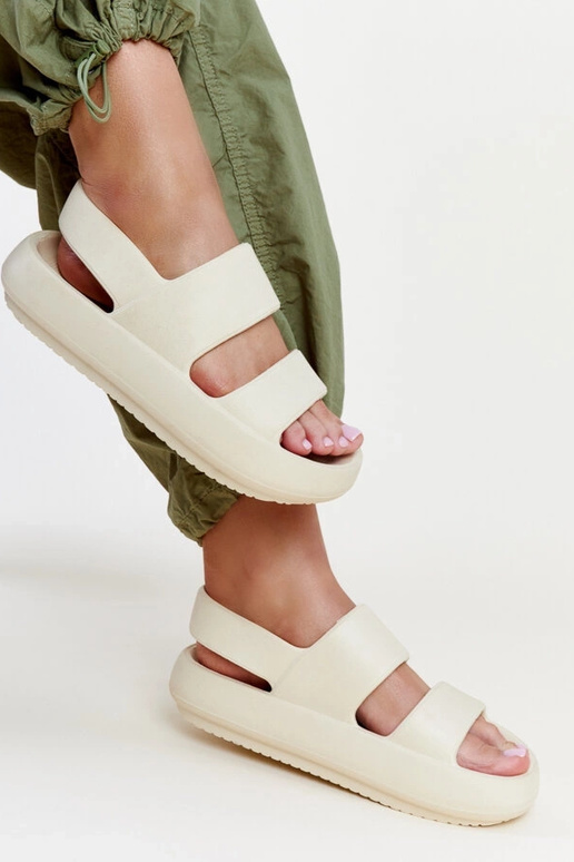 Attiana beige sandaler Attiana beige sandaler