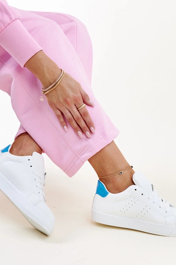 Baskets Akila blanches et...