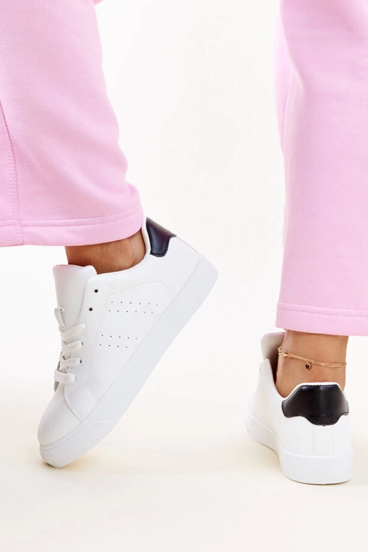 Schwarze und weiße Sneaker „Akila“