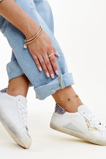 Hvide sneakers med en "slidt" effekt fra Gombol 2