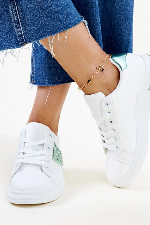 Baskets blanches et vertes avec...