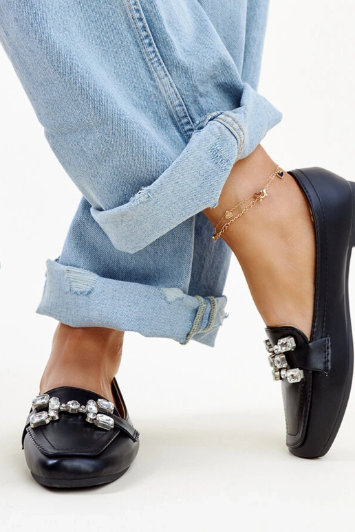 Schwarze Loafer mit Zirkonia-Schnalle... Schwarze Loafer mit Zirkonia-Schnalle...