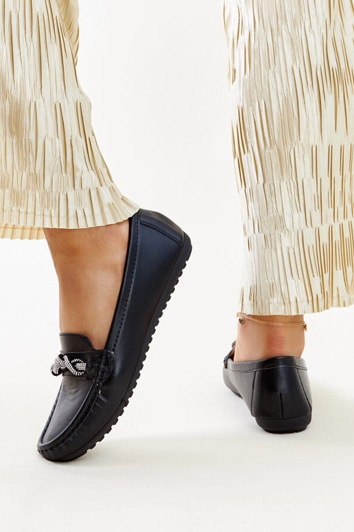 Schwarze Mokassins mit Strasssteinen... Schwarze Mokassins mit Strasssteinen...