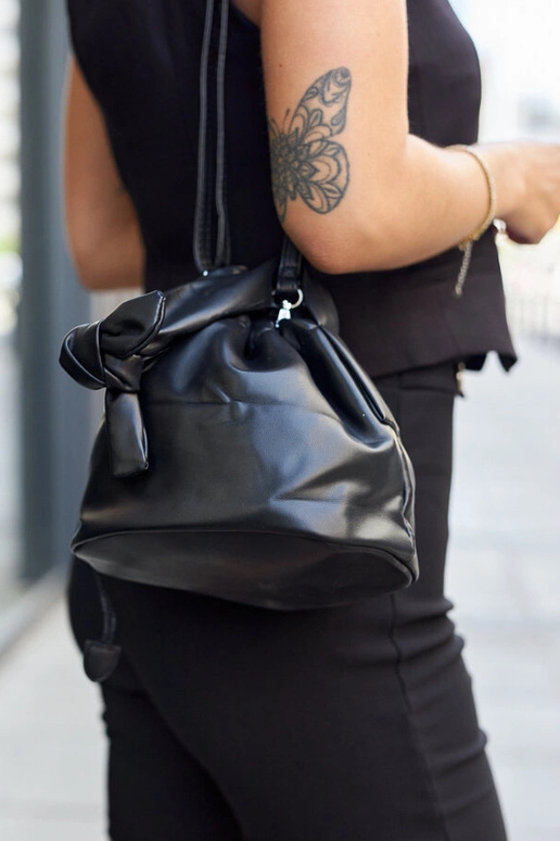 Schwarze kleine Tasche Typ "Tasche"... Schwarze kleine Tasche Typ "Tasche"...