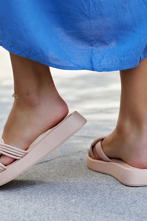 Tongs en caoutchouc beige Ferrei