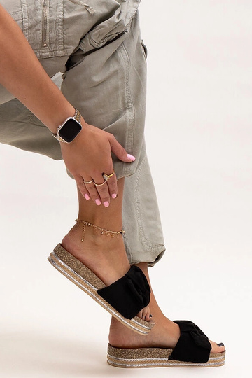 Zwarte slippers op massieve... 2