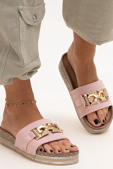 Claquettes roses avec...