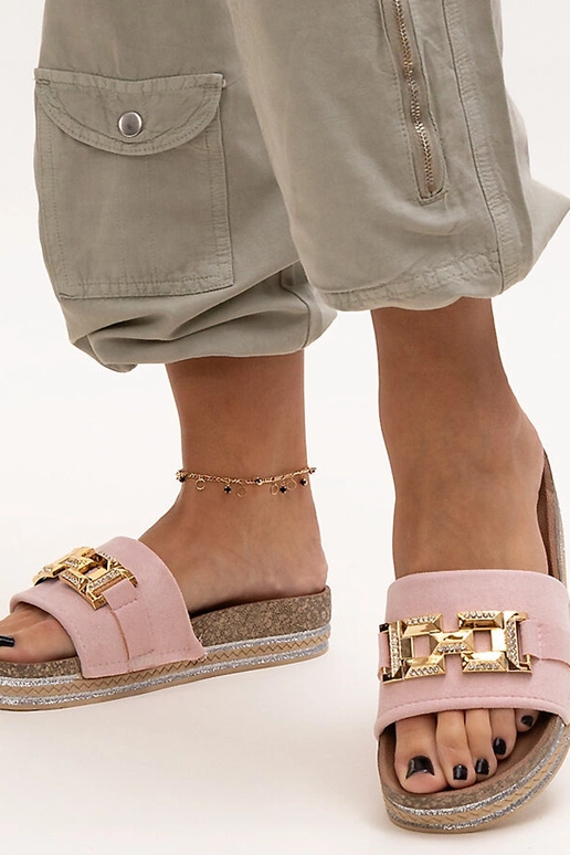 Claquettes roses avec boucle...