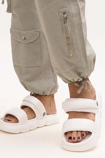 Sandales légères en mousse...