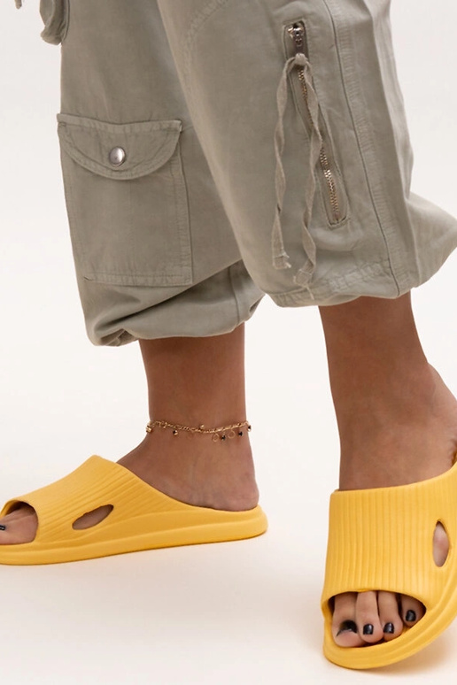 Chaussons en mousse myrtile jaune