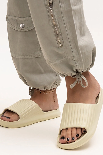 Flip-Flops aus Schaumstoff...