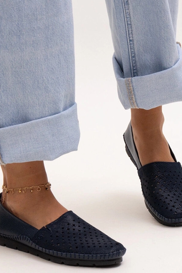 Dunkelblaue Lederhalbschuhe...