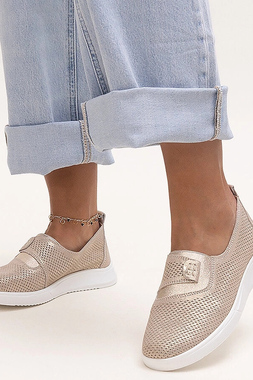 Ethels – Goldene Sneakers aus... Ethels – Goldene Sneakers aus...