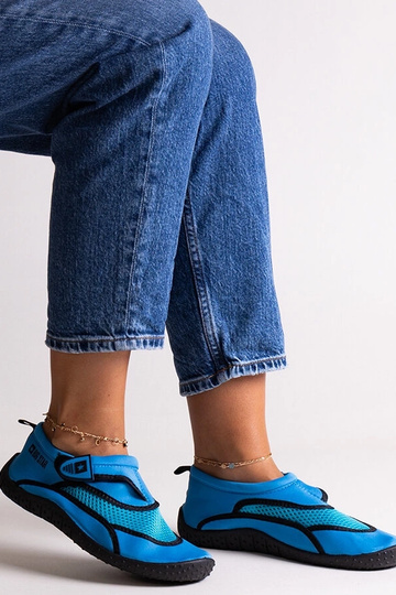 Chaussures de sport bleues...