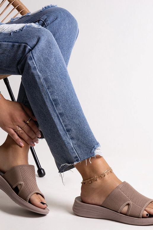 Linah Brown Platform flip-flops