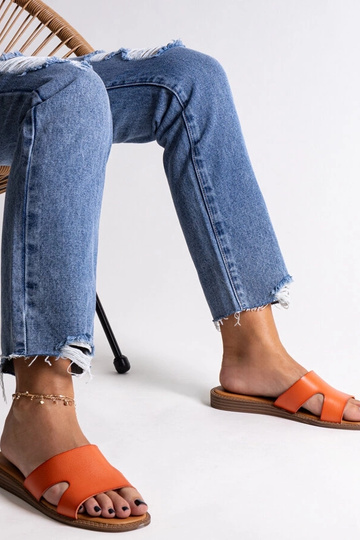 Orange Flip-Flops aus... 2