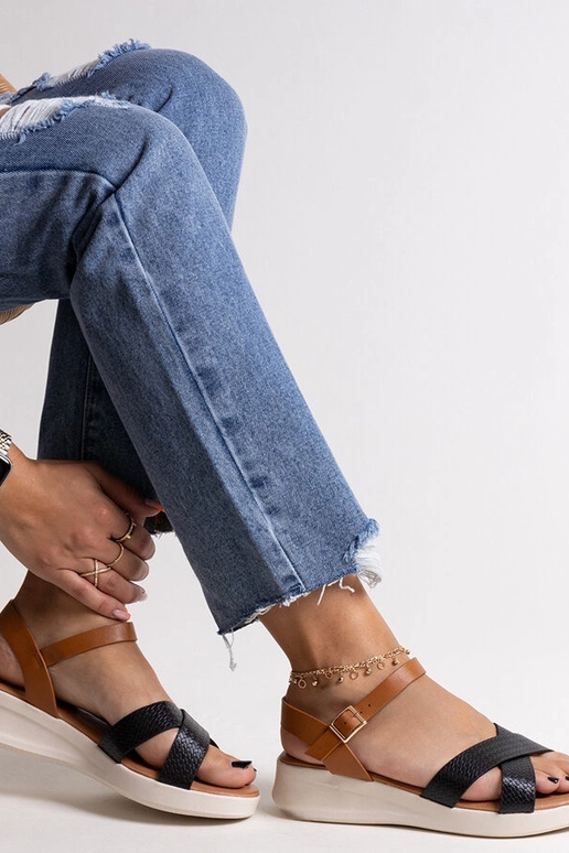 Schwarze und braune Hakima-Sandalen... Schwarze und braune Hakima-Sandalen...