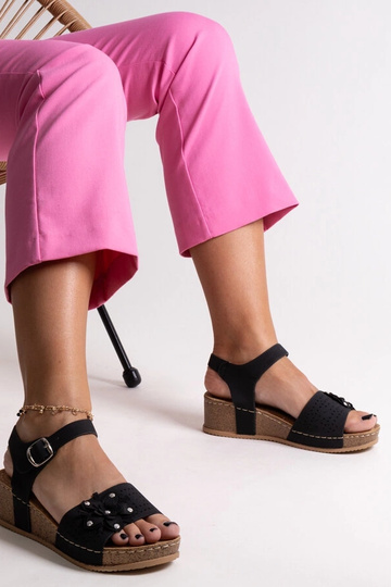 Sandales compensées noires avec fleur Kifah 2