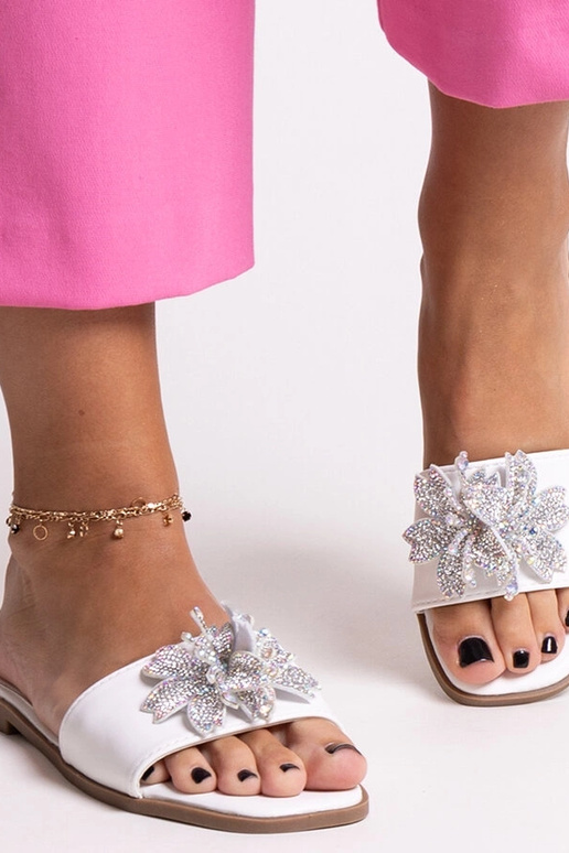 Hvide flip-flops med zirkonblomst... Hvide flip-flops med zirkonblomst...