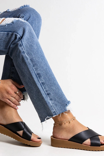 Schwarze Keilsandaletten...