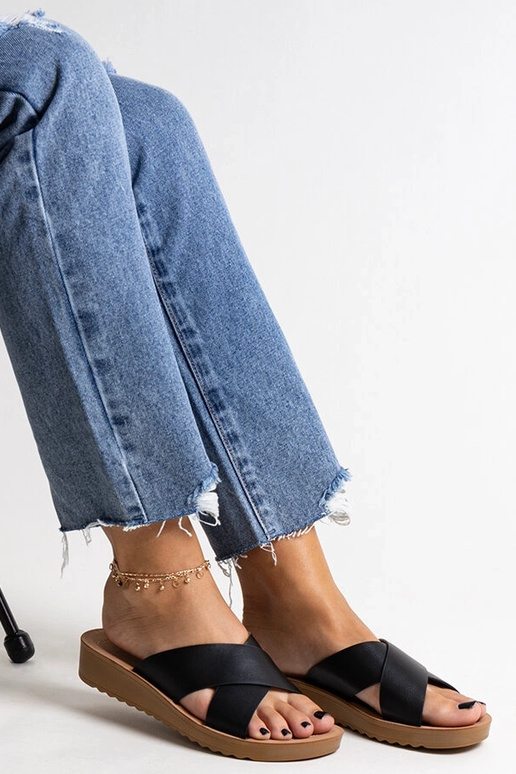 Sandales compensées noires en cuir... Sandales compensées noires en cuir...