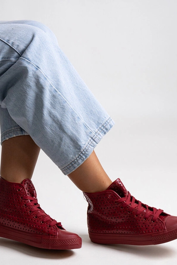 Rote High-Top-Sneakers mit Lochmuster Madala
