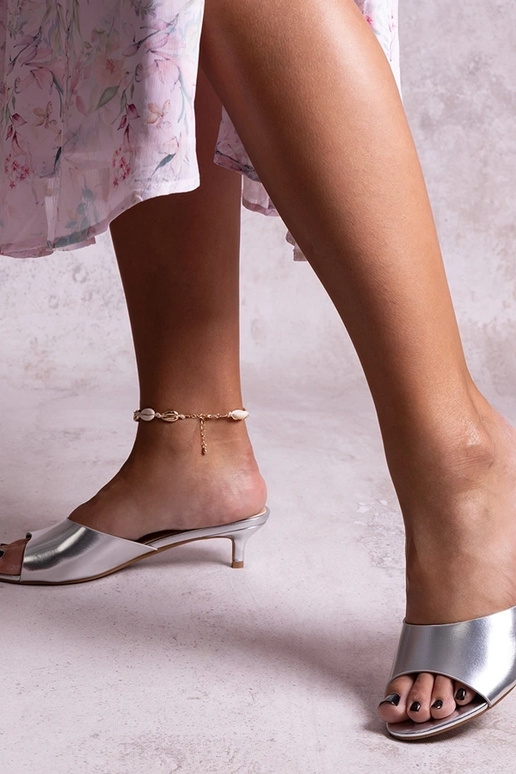 Mules à talon bas argentées Maloua